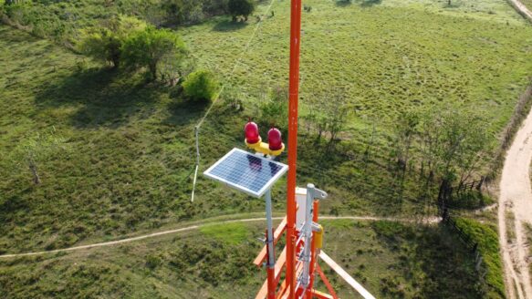 BALIZA LUZ DE OBSTRUCCIÓN SOLAR DOBLE